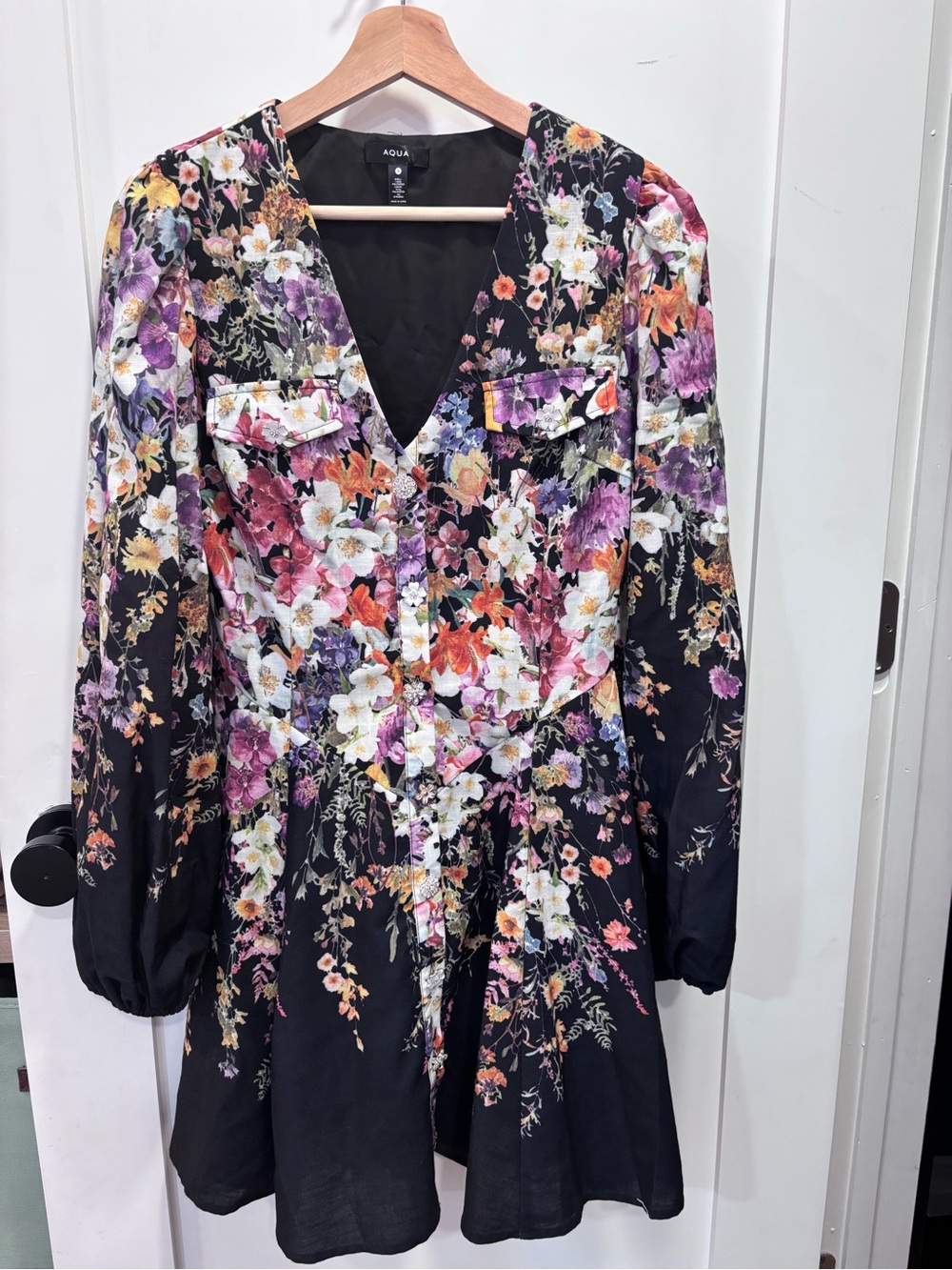AQUA Black Floral V-Neck Mini Dress Size Small